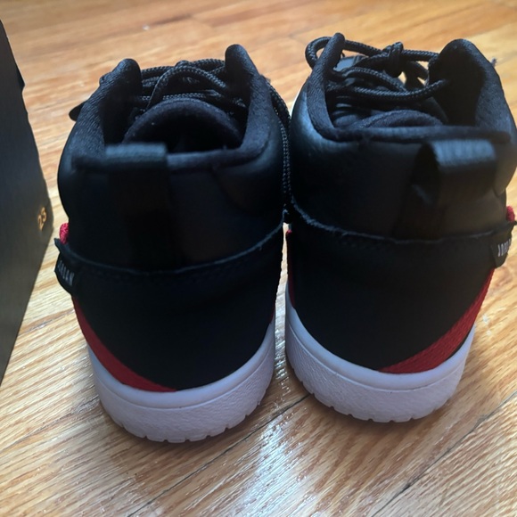 🔥 JORDANS FADEAWAY KICKS - Picture 3 of 7